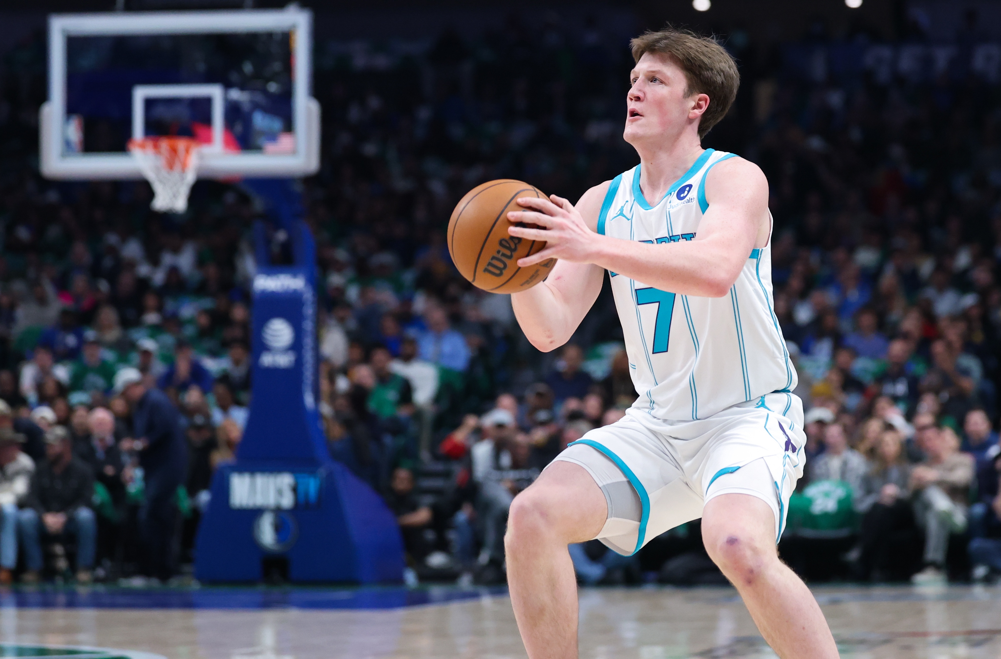 世界杯官方资讯-克尼佩尔本赛季已投进168记三分 超越新秀赛季的库里